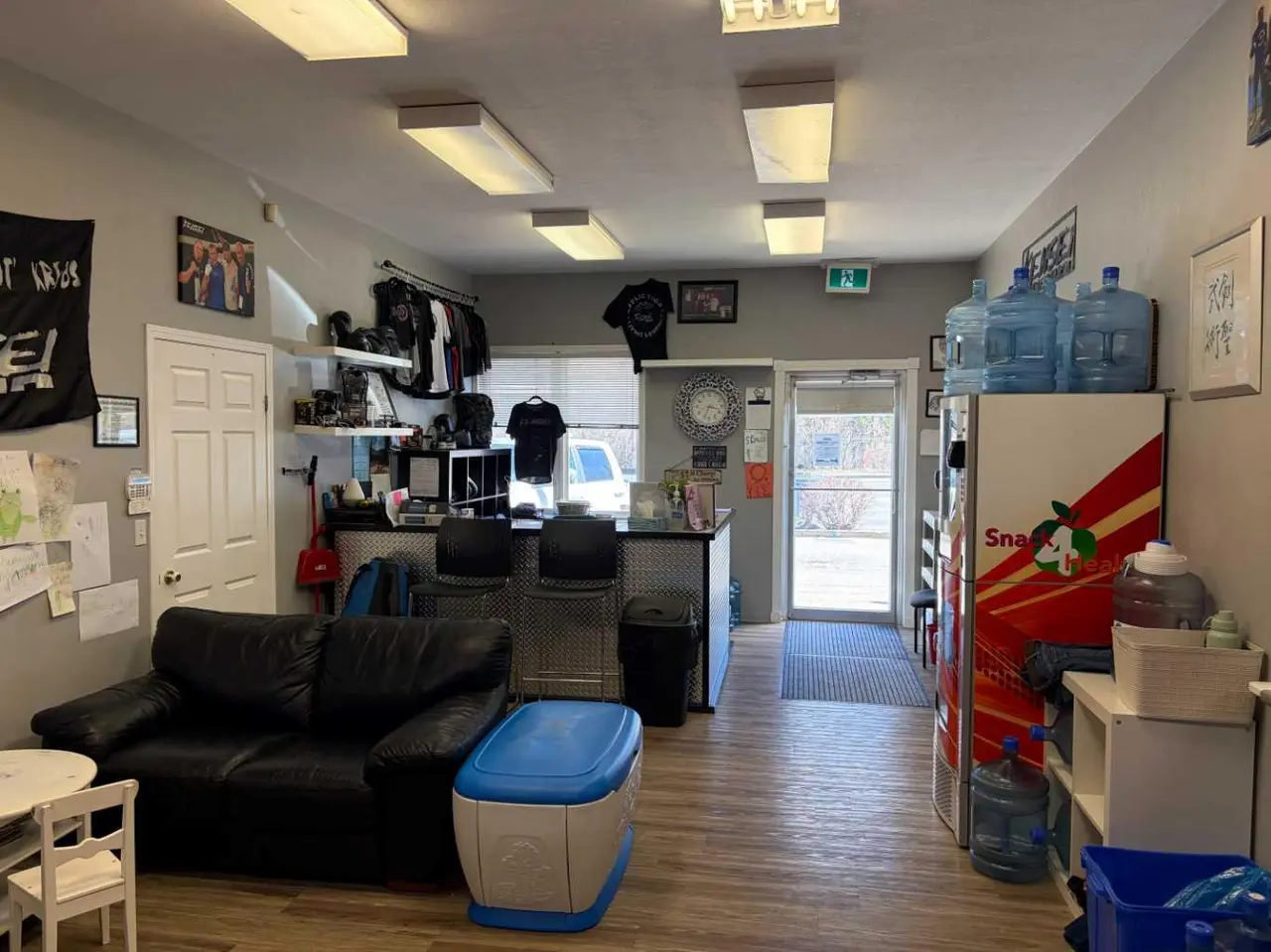 1-3, 4768 Riverside Drive 