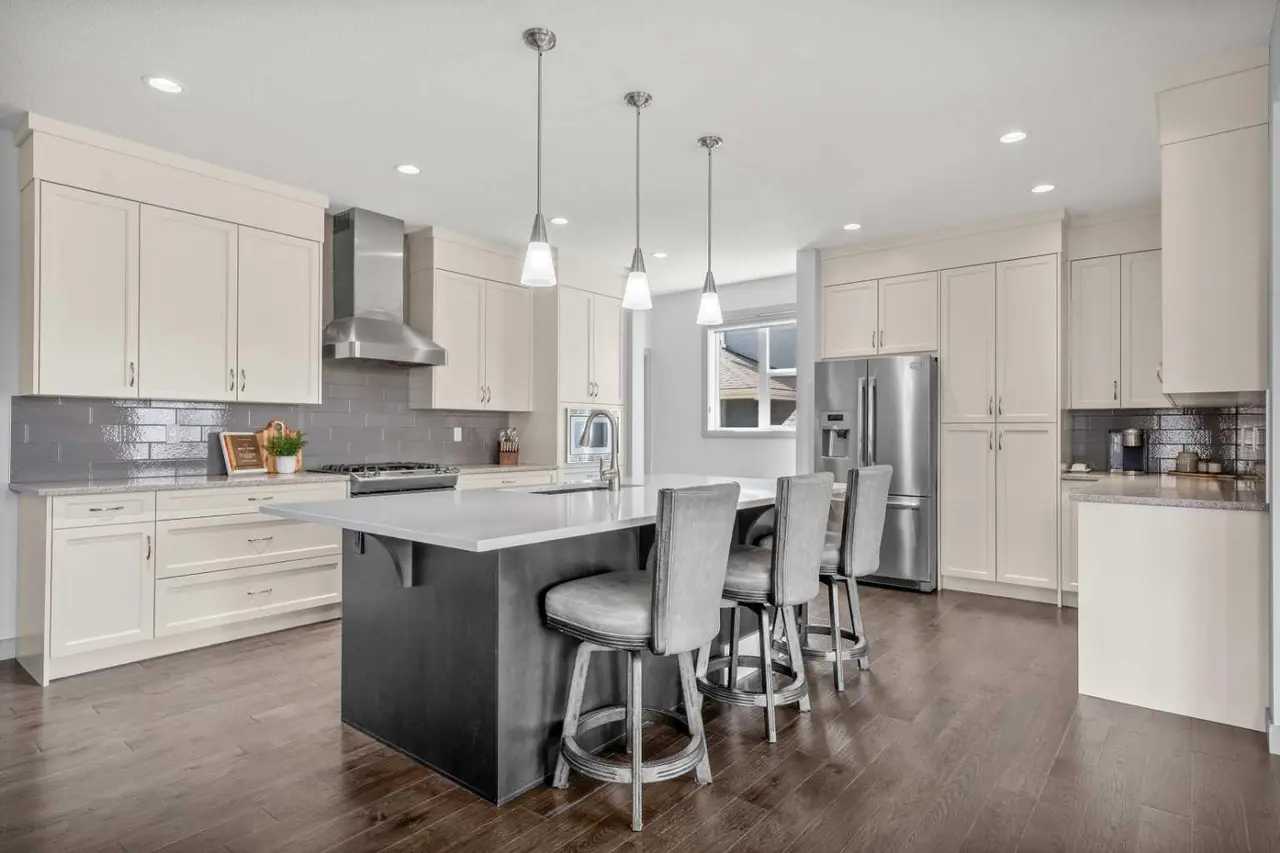 229 Stonemere Bay
