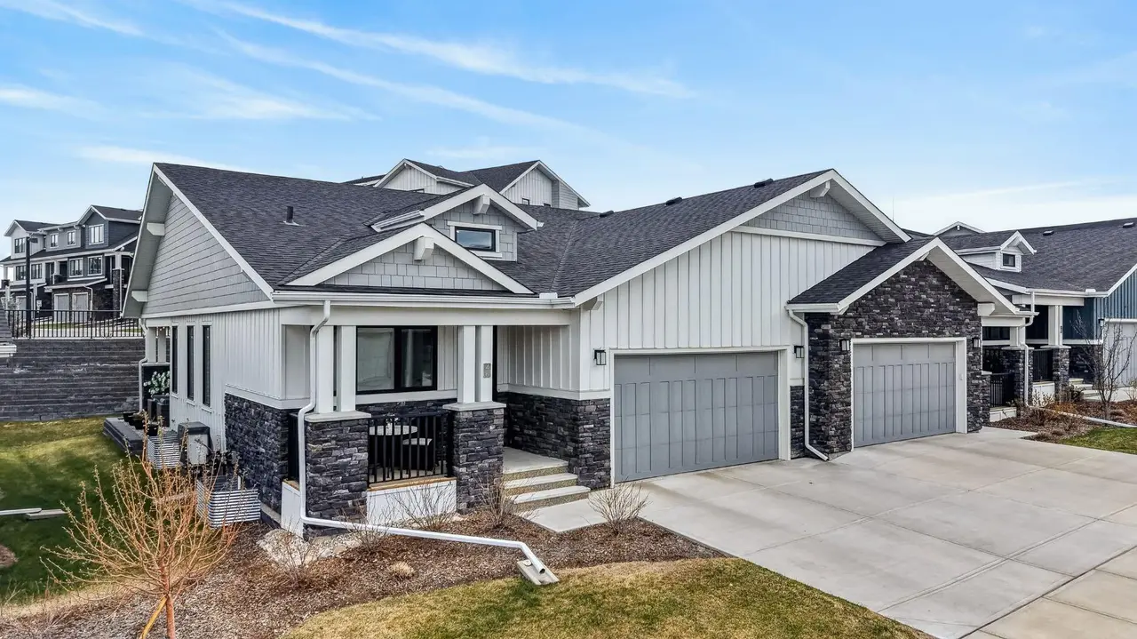 46 Crestridge Bay SW