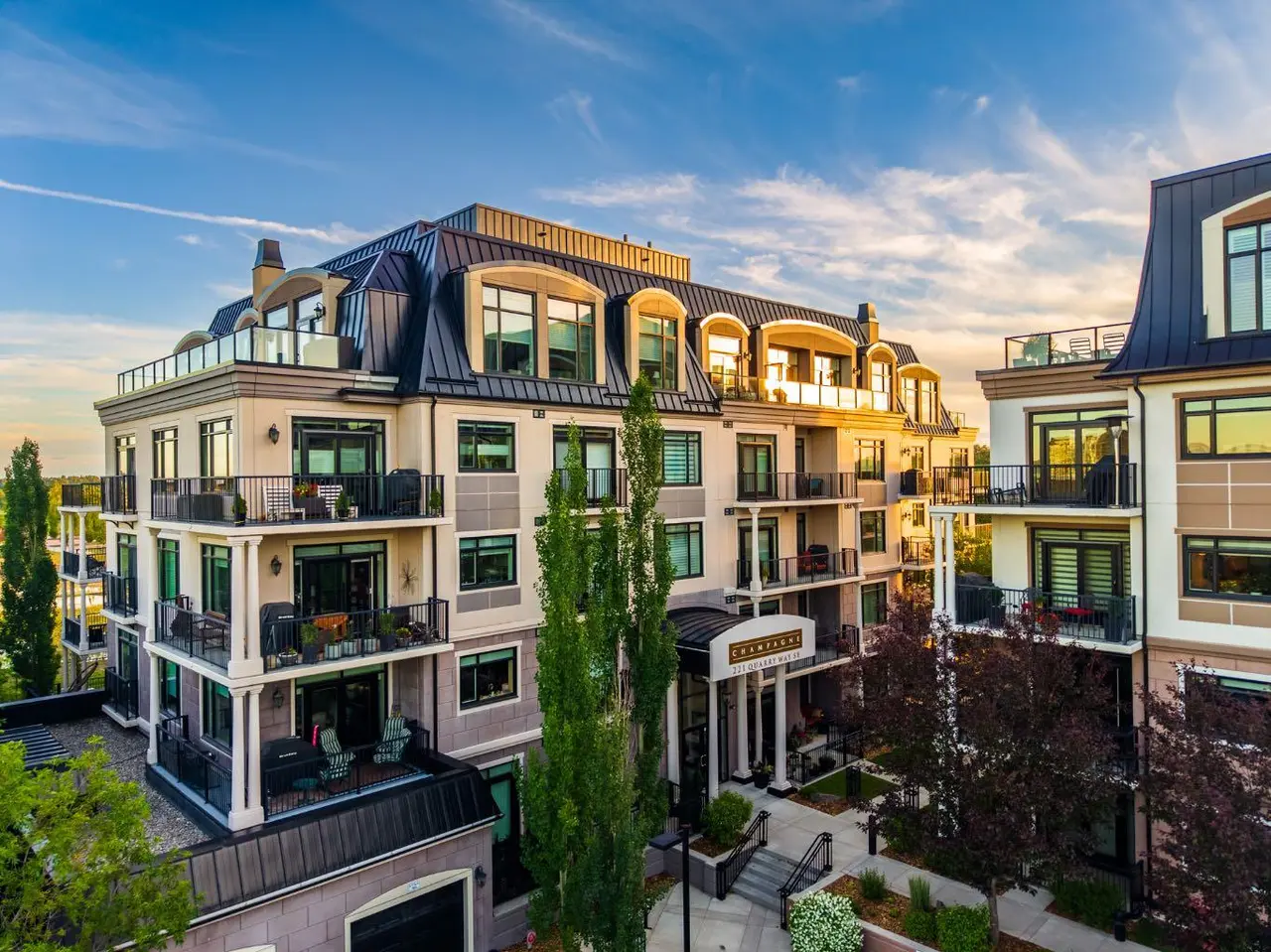 305, 221 Quarry Way SE