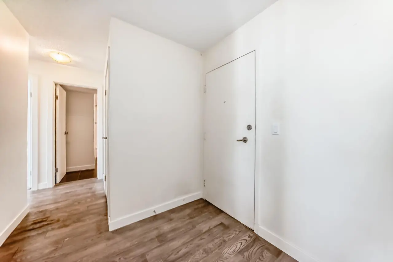 302, 4455A Greenview Drive NE