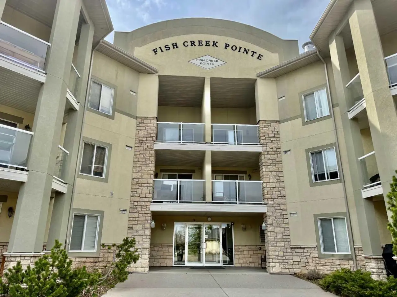 1212, 2518 Fish Creek Boulevard SW