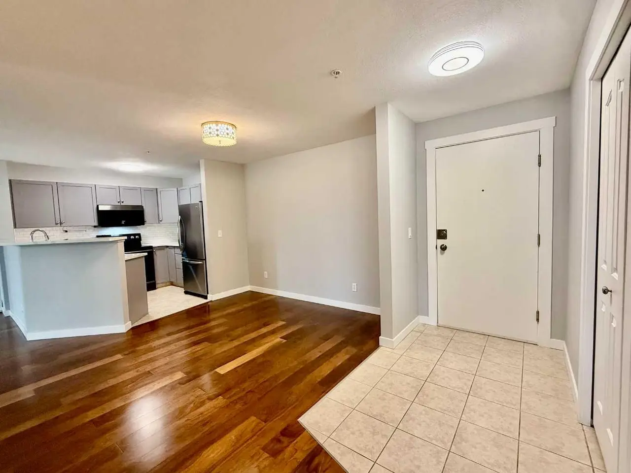 1212, 2518 Fish Creek Boulevard SW