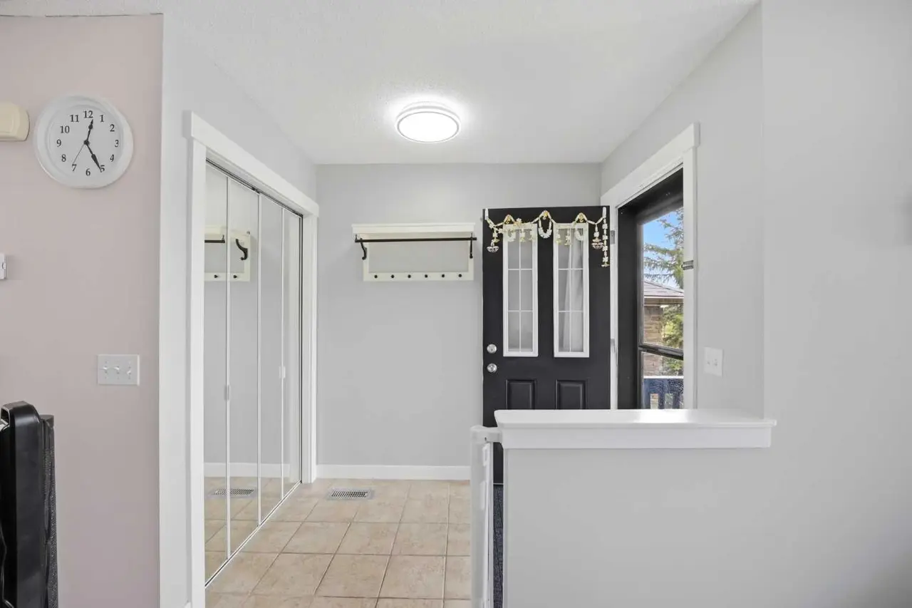 39 Panora Square NW