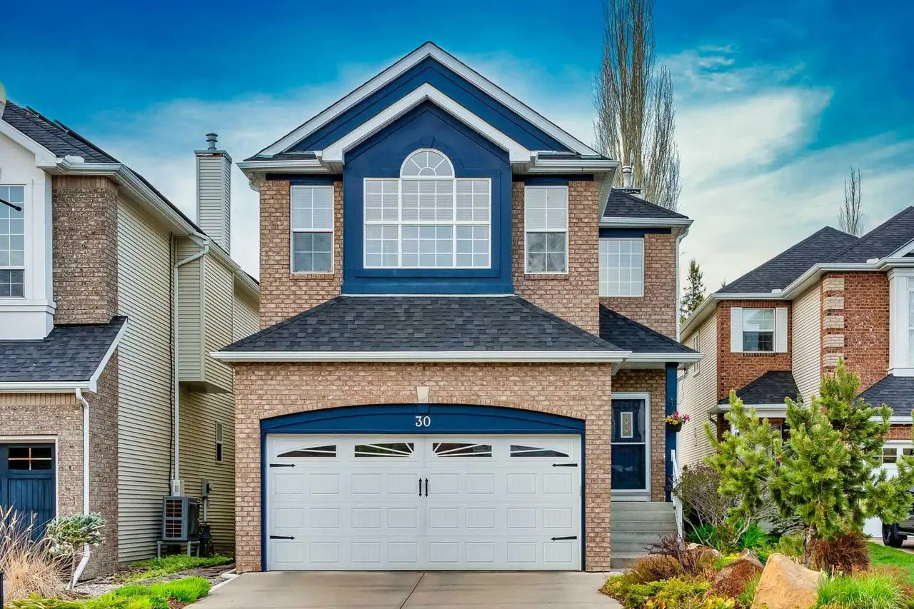30 Discovery Ridge Gardens SW