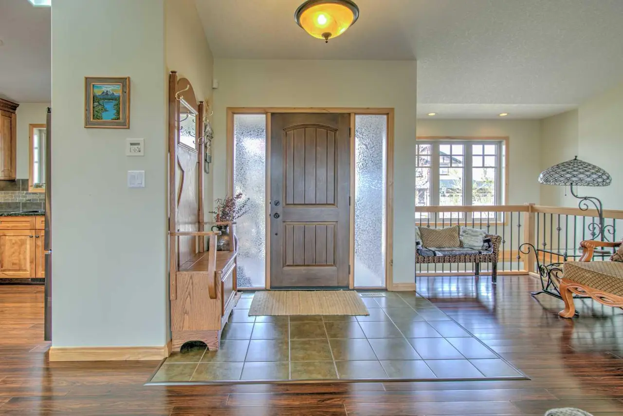 100 Canyoncrest Point W