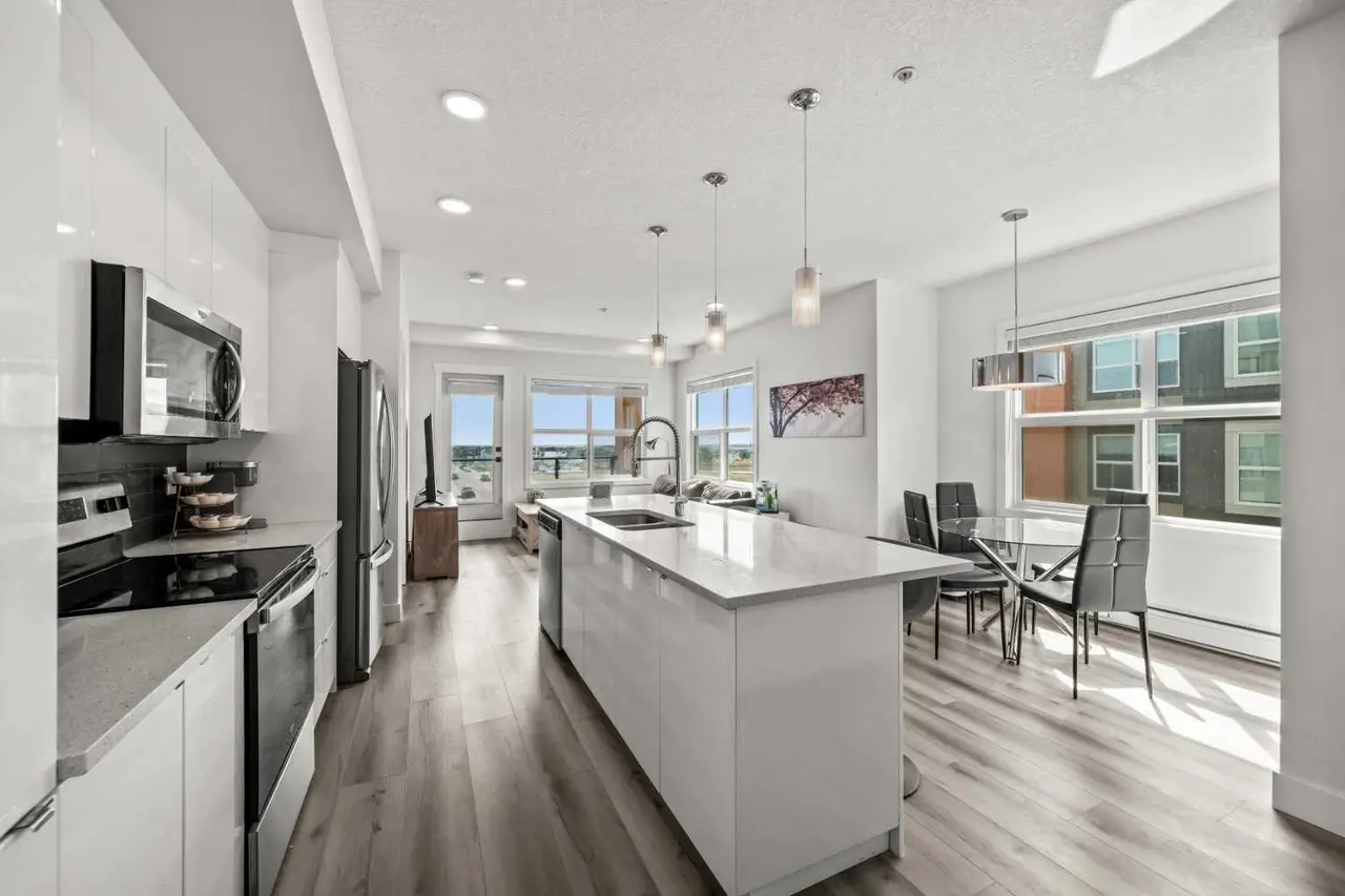 305, 19661 40 Street SE