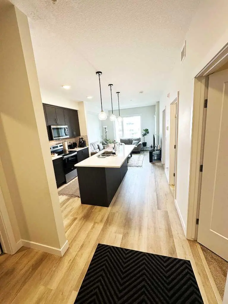 205, 700 Shawnee Square SW