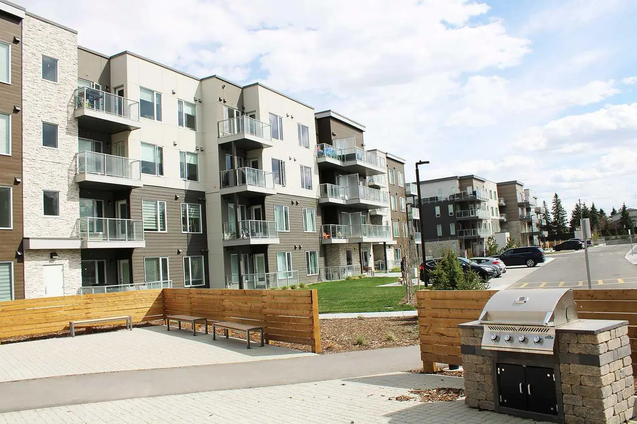 205, 700 Shawnee Square SW