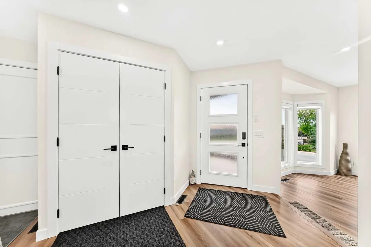 112 Christie Park Manor SW