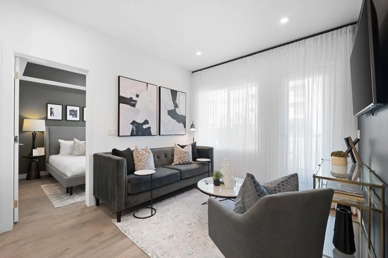 1206, 44 Skyview Parkway NE