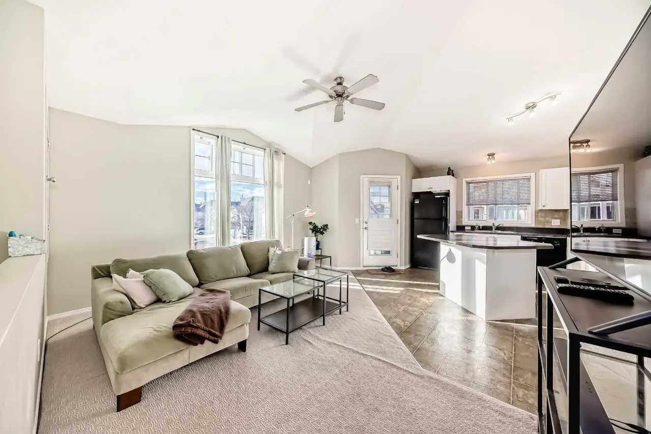 205, 20 Panatella Landing NW