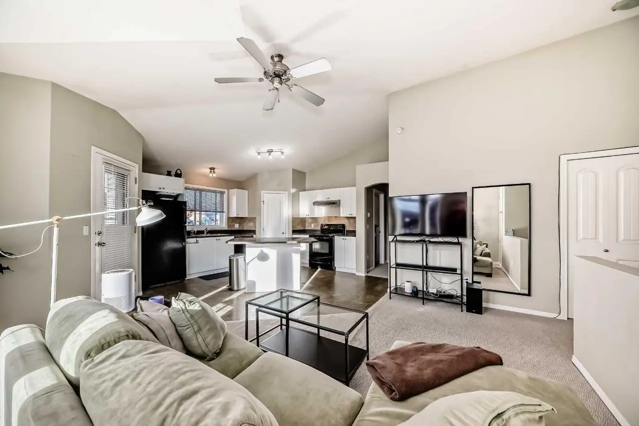 205, 20 Panatella Landing NW