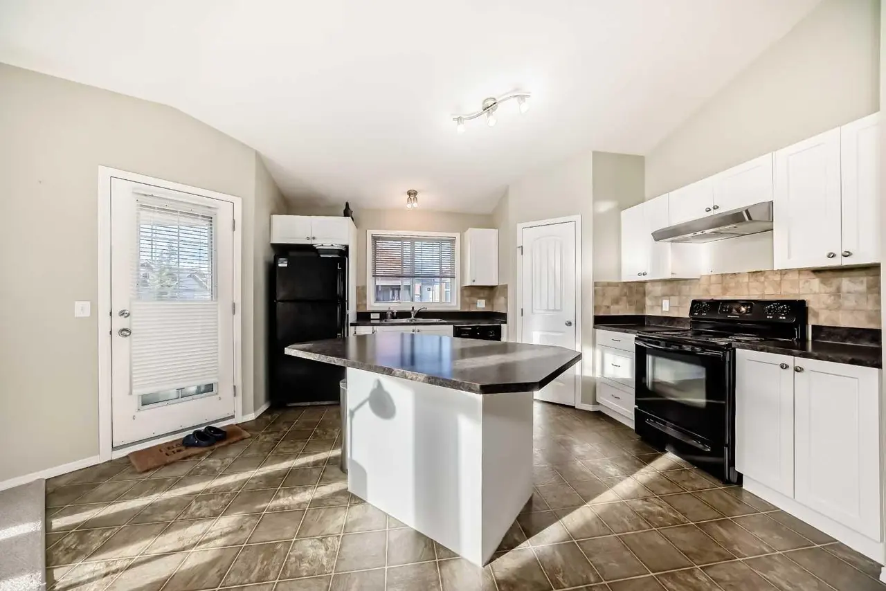 205, 20 Panatella Landing NW