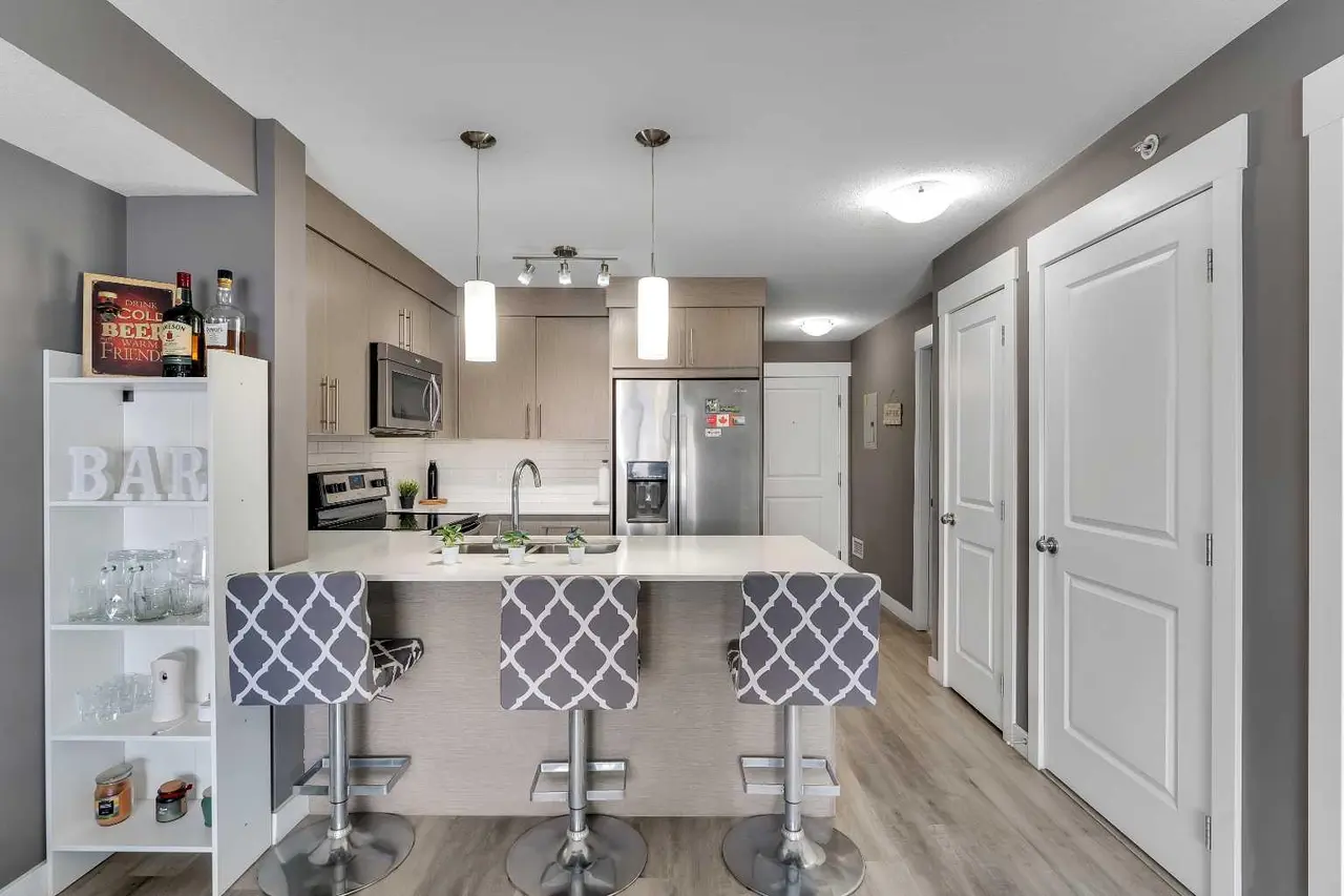 6412, 302 Skyview Ranch Drive NE