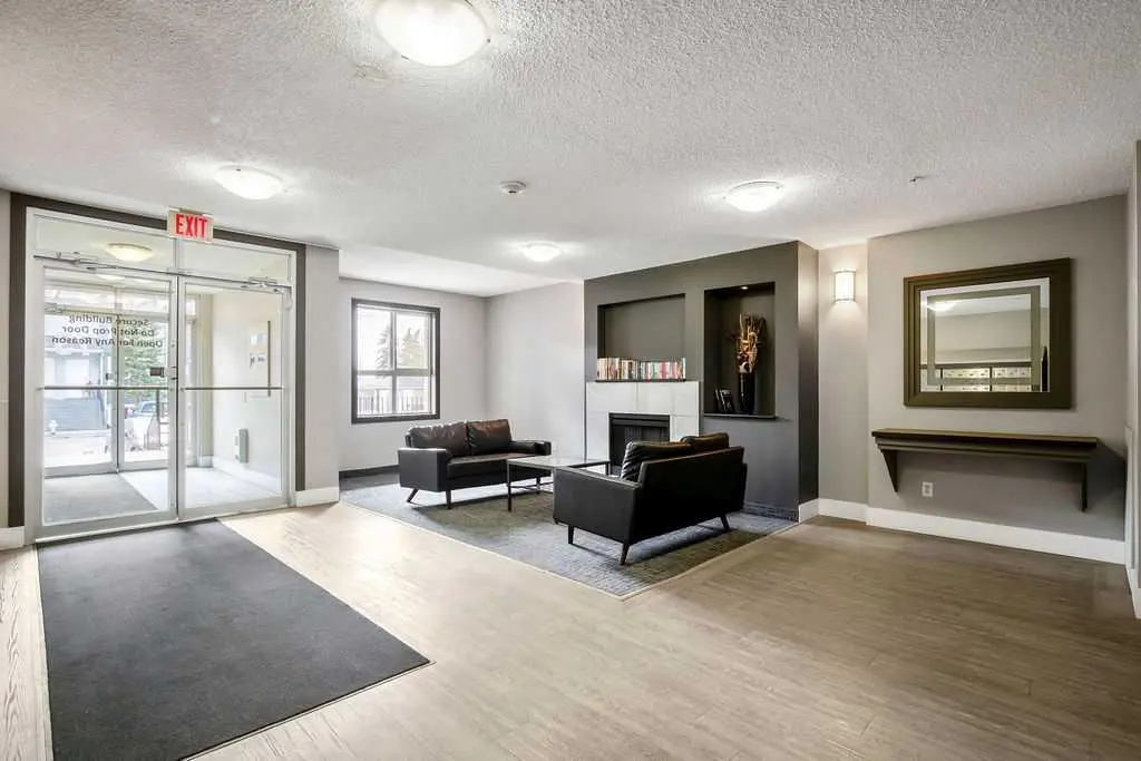 4301, 73 Erin Woods Court SE