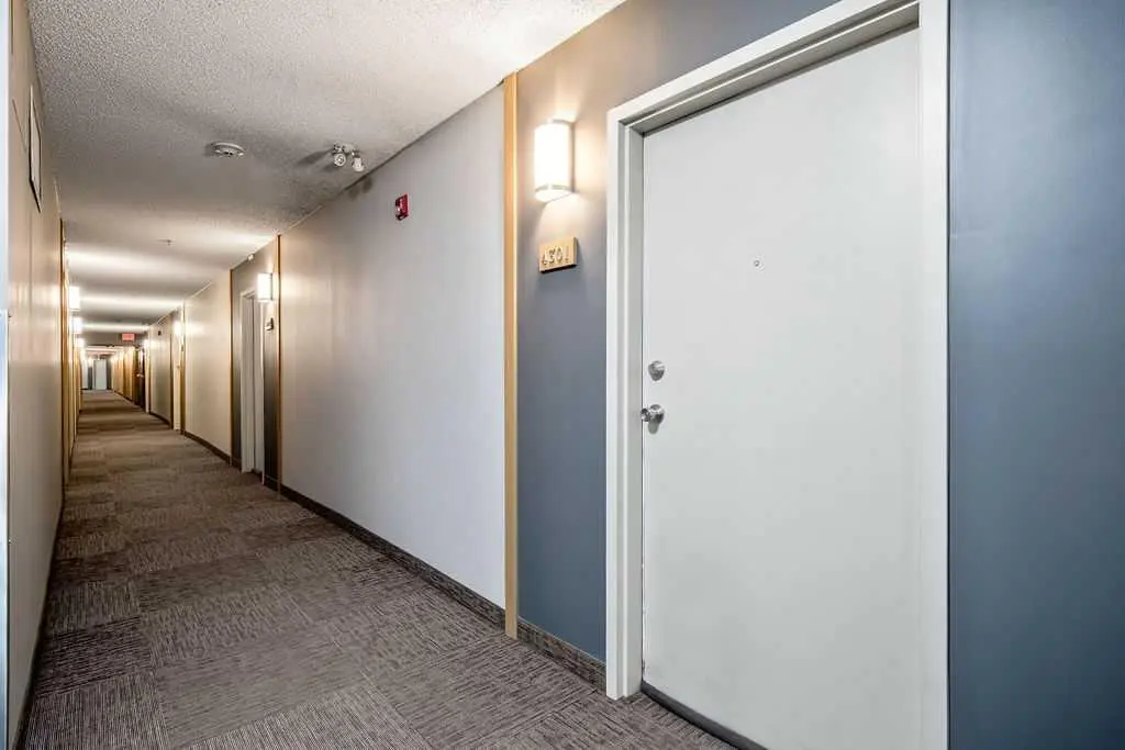 4301, 73 Erin Woods Court SE