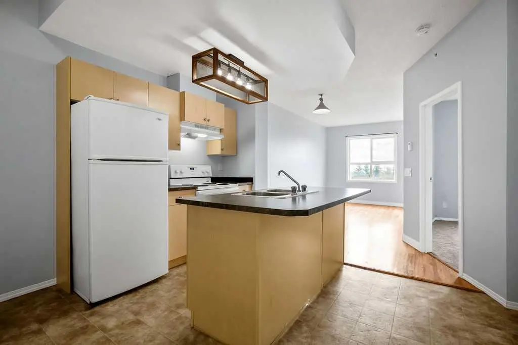 4301, 73 Erin Woods Court SE