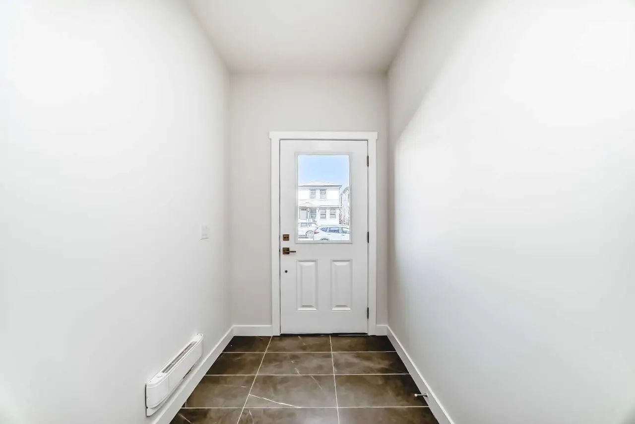 21 Cornergate Place NE