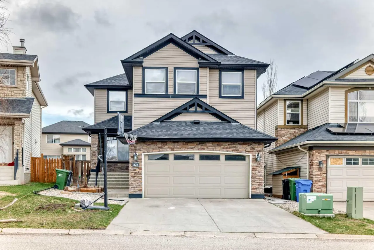 225 Kincora Heights NW