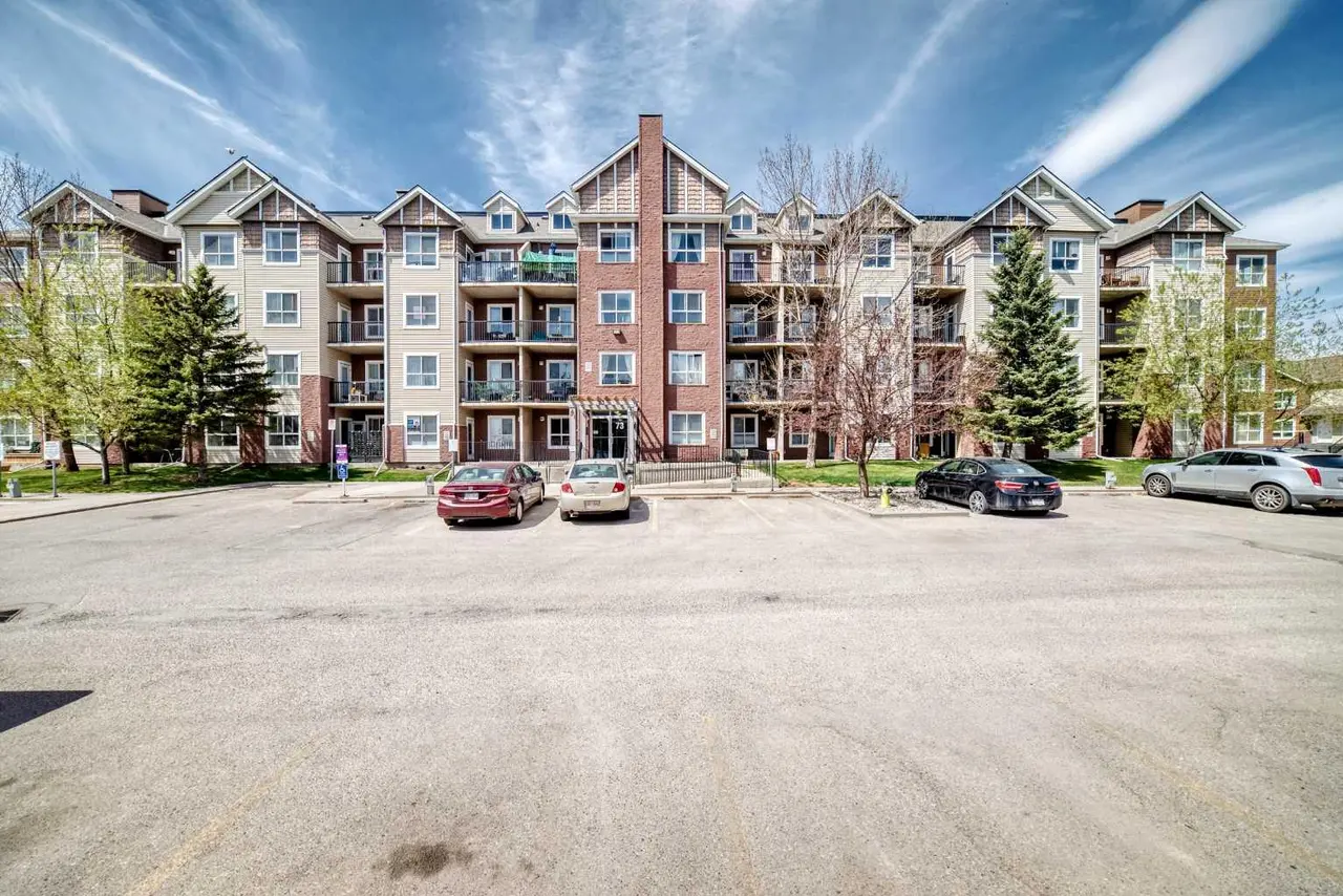3309, 73 Erin Woods Court SE
