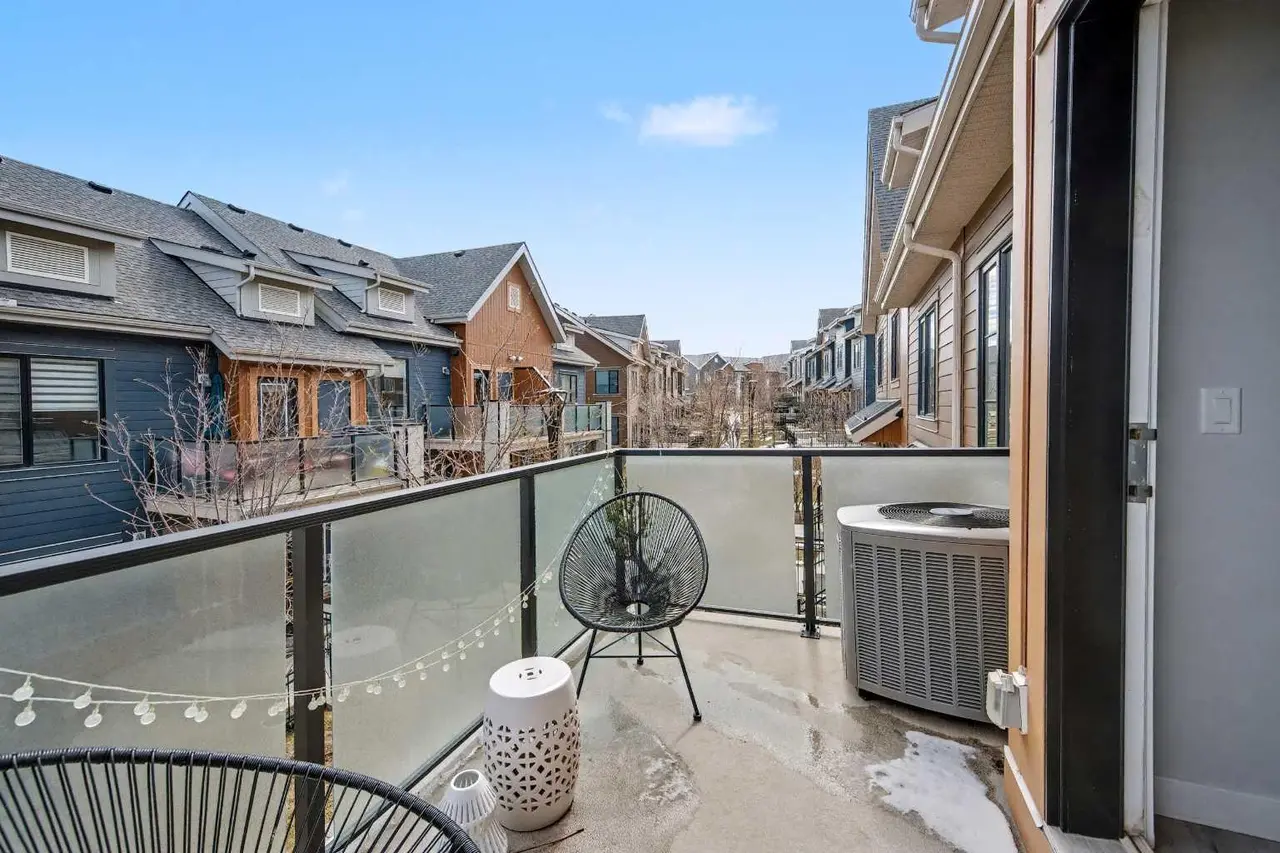 117 Livingston Common NE