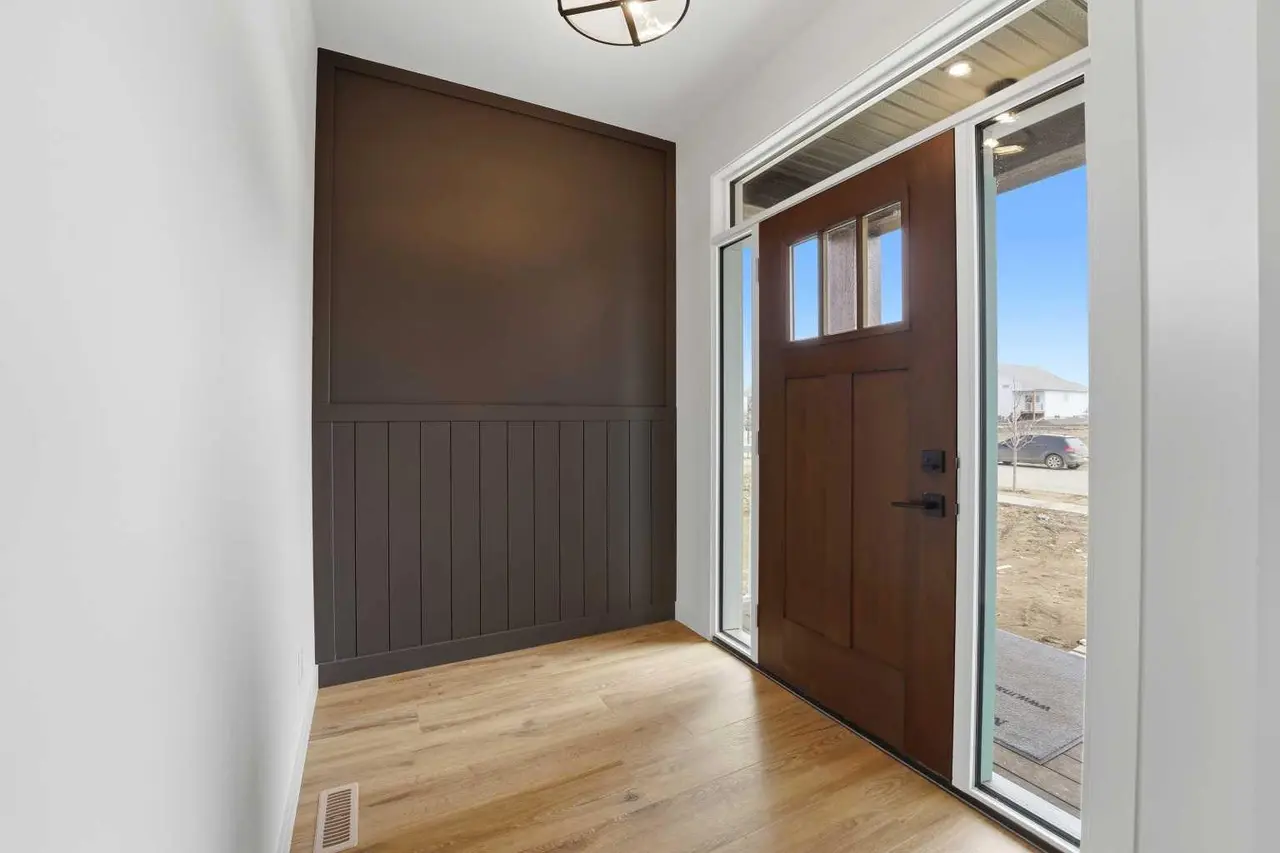 8 Tipping Avenue 