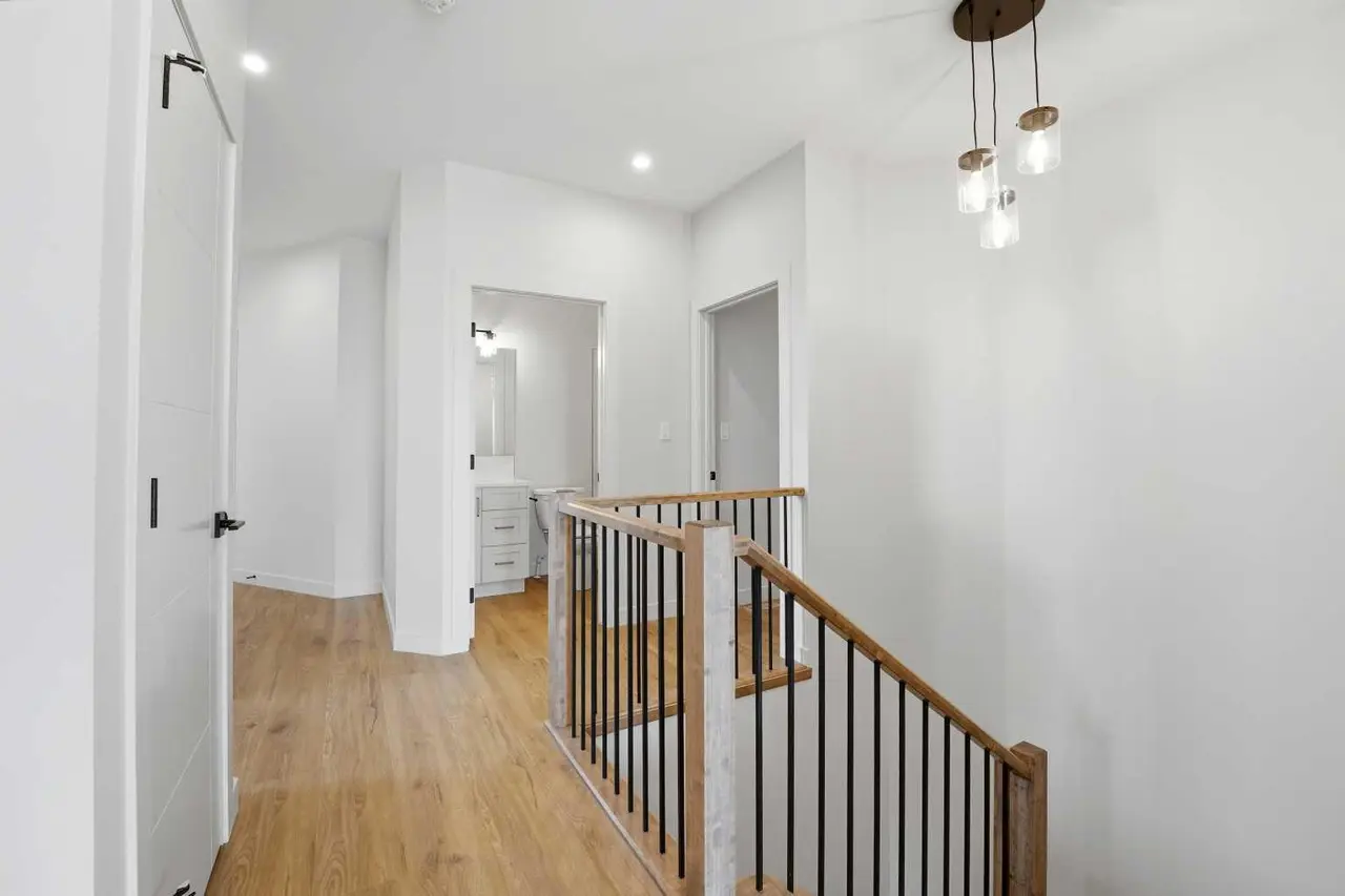 8 Tipping Avenue 