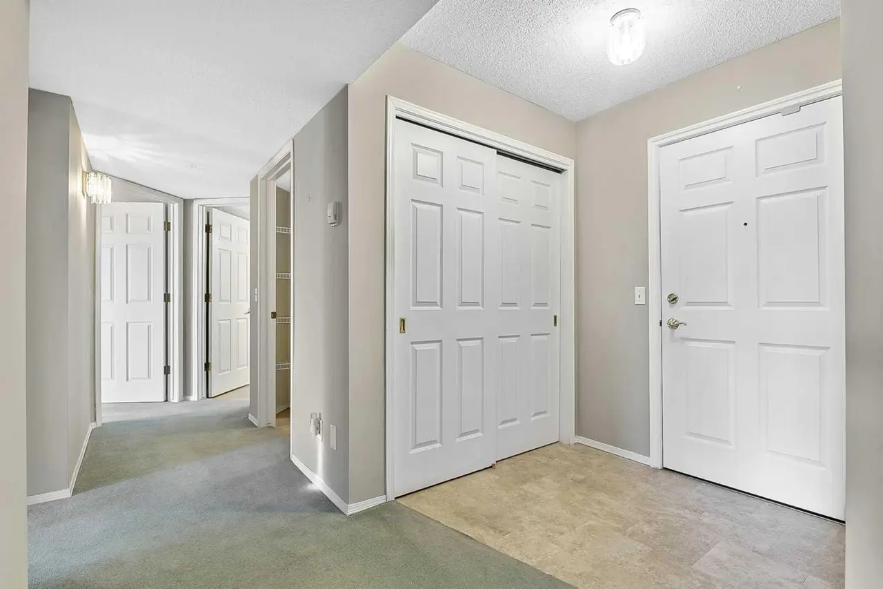 2206, 2206 Sienna Park Green SW