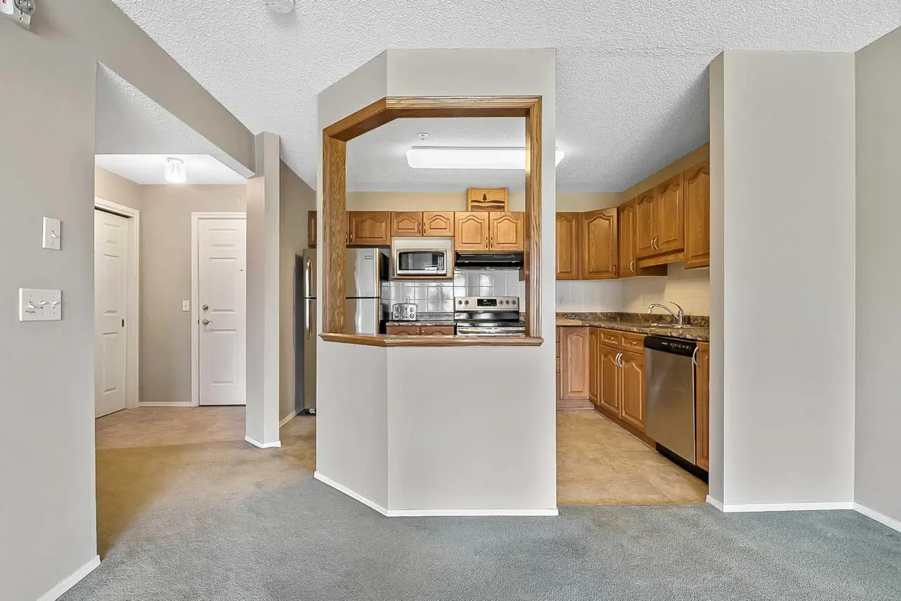 2206, 2206 Sienna Park Green SW