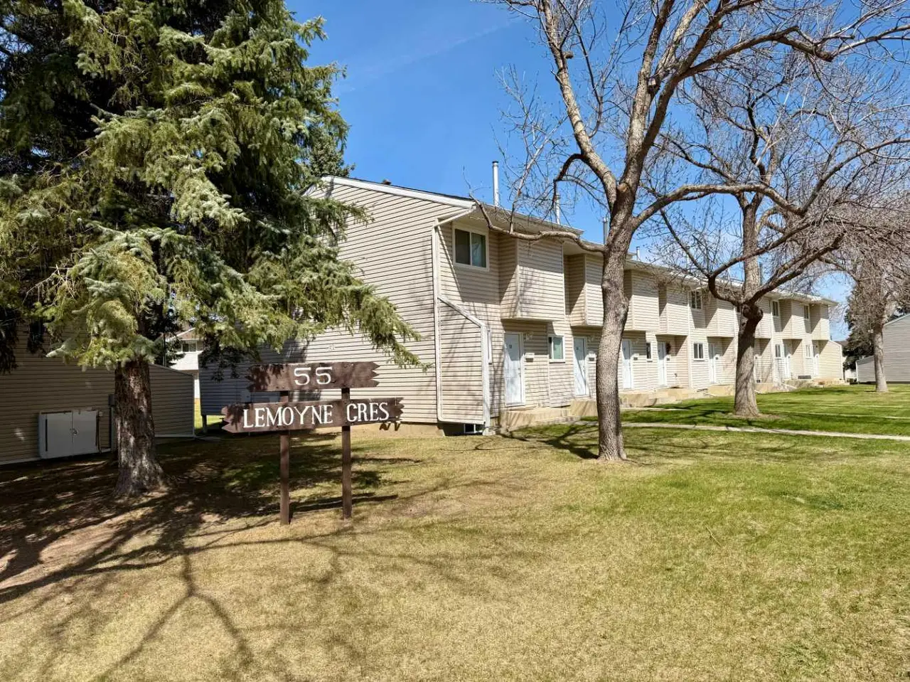 56, 55 Lemoyne Crescent W