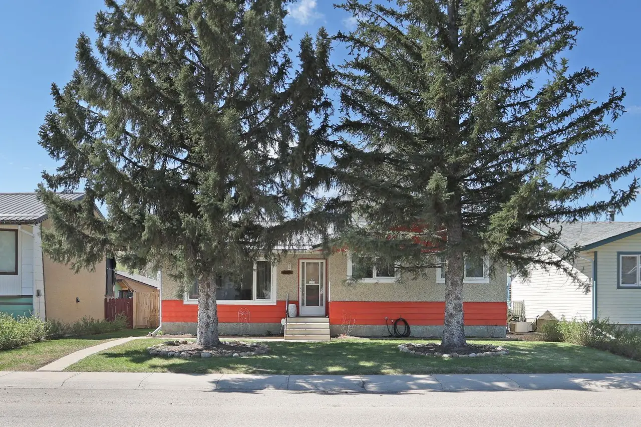 59 Greenbrook Drive E