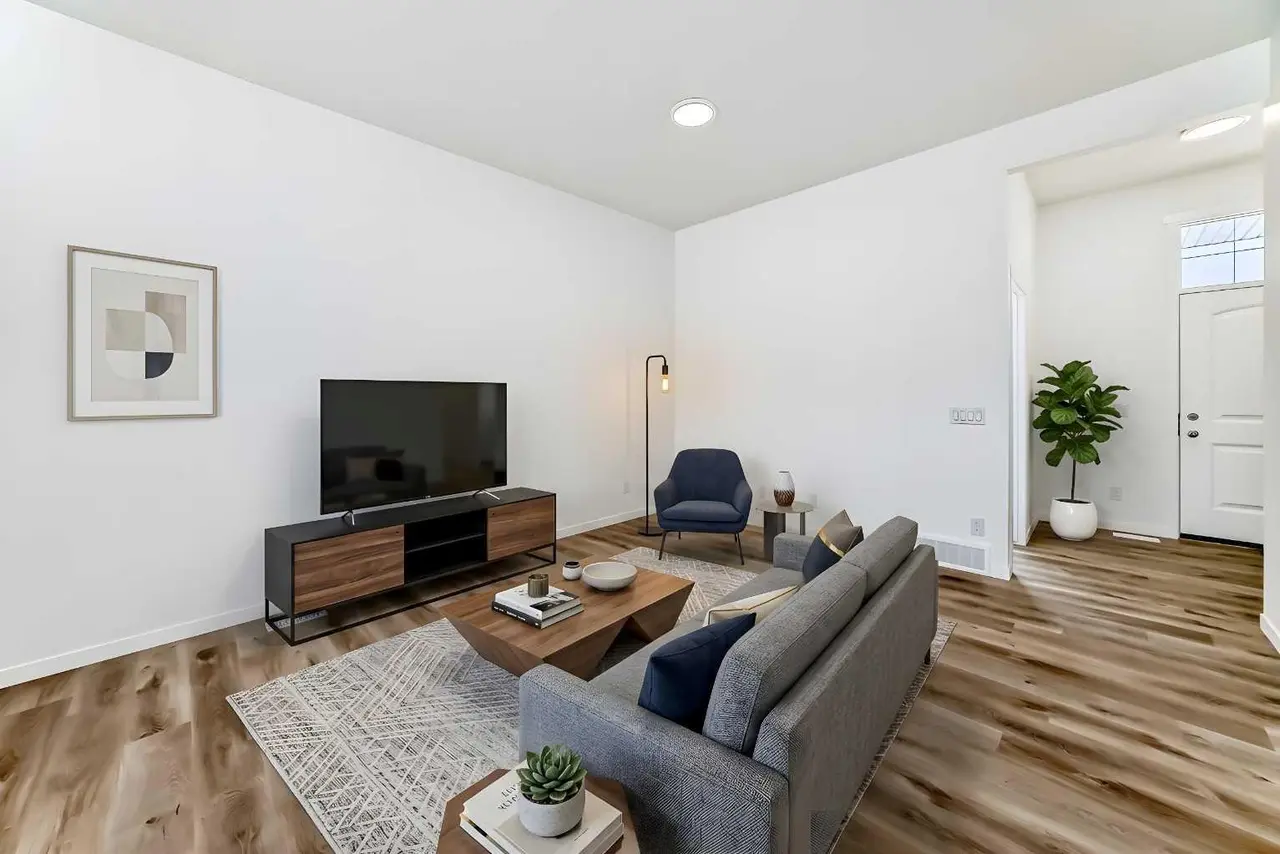 36 Mercado Road SE