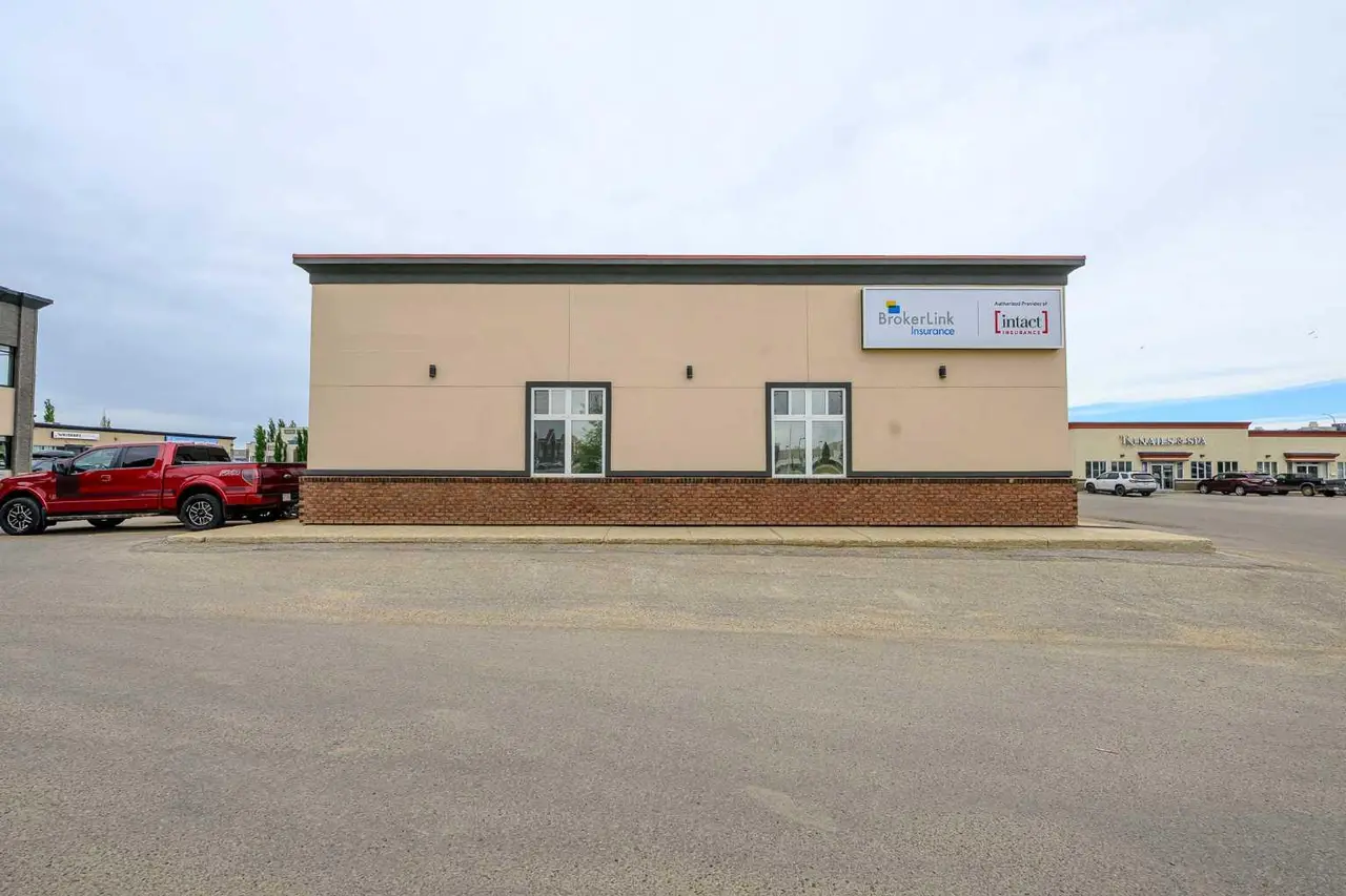 Lower/Basement, 11725 105 Street 