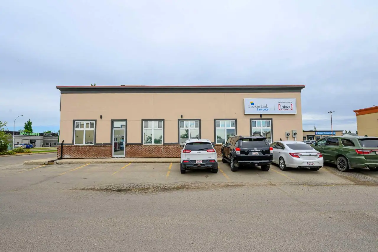 Lower/Basement, 11725 105 Street 