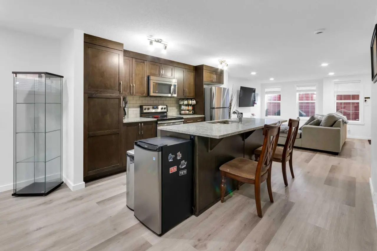 1503, 2400 Ravenswood View SE