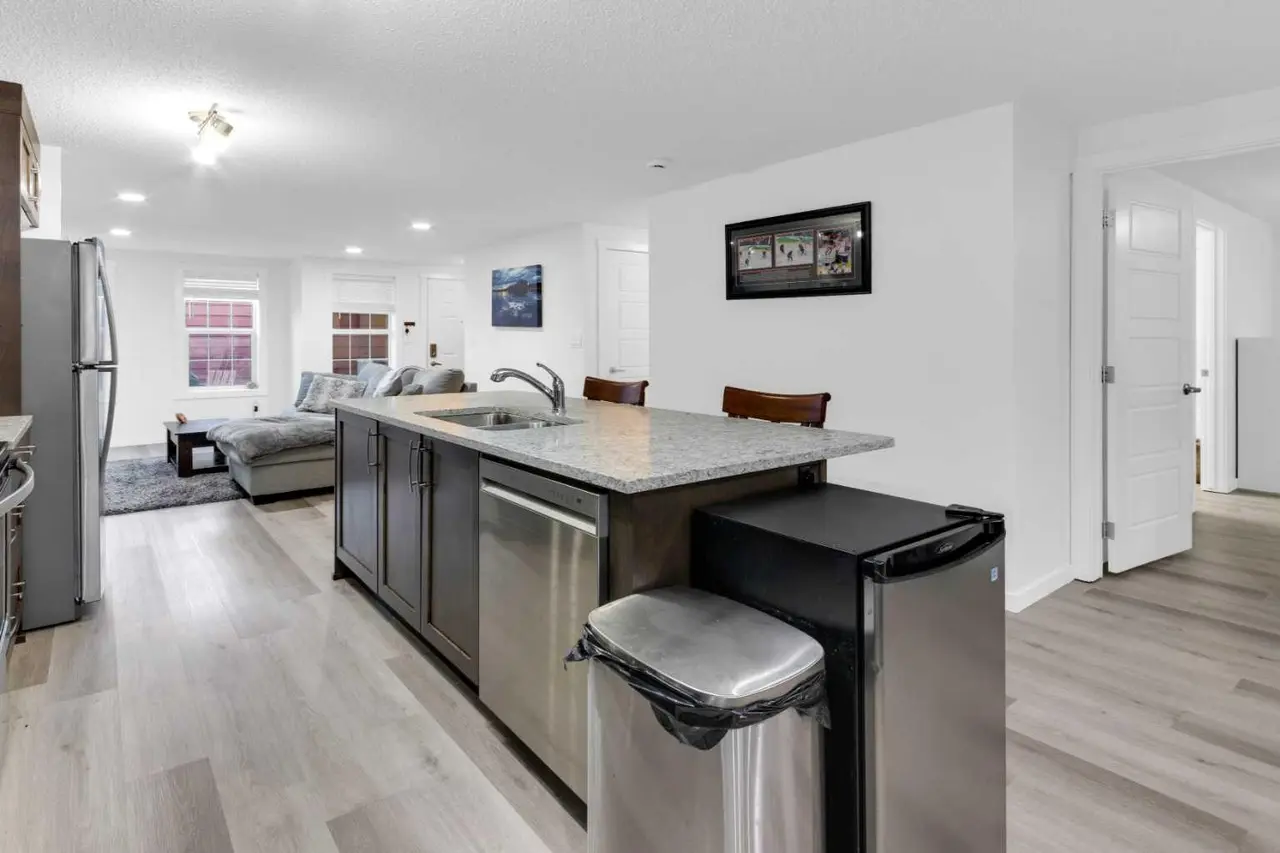 1503, 2400 Ravenswood View SE