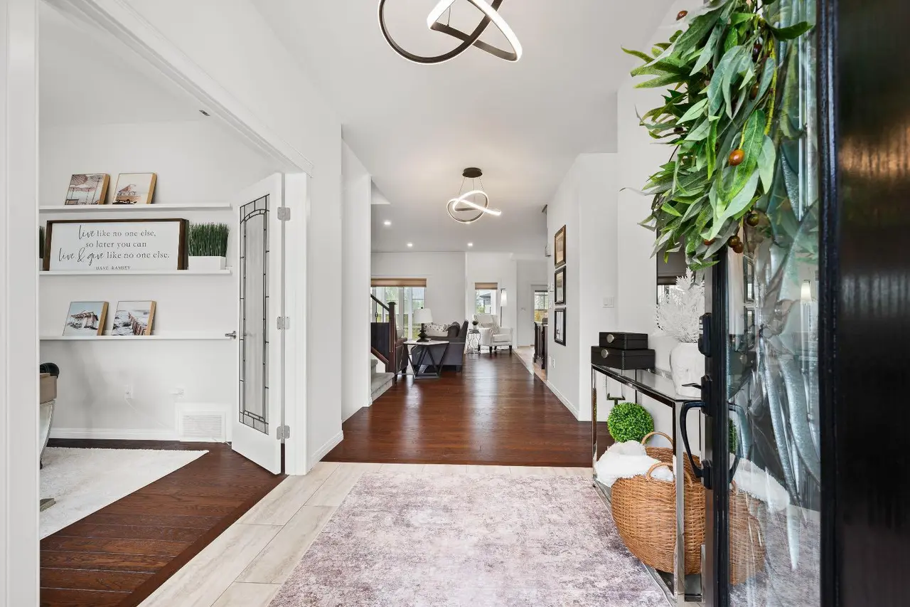 6210 20 Street Close 