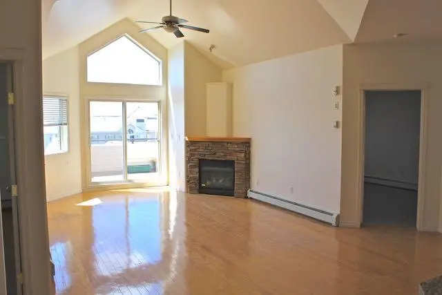 1315, 7451 Springbank Boulevard SW