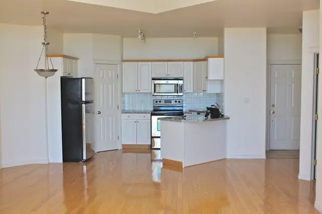 1315, 7451 Springbank Boulevard SW