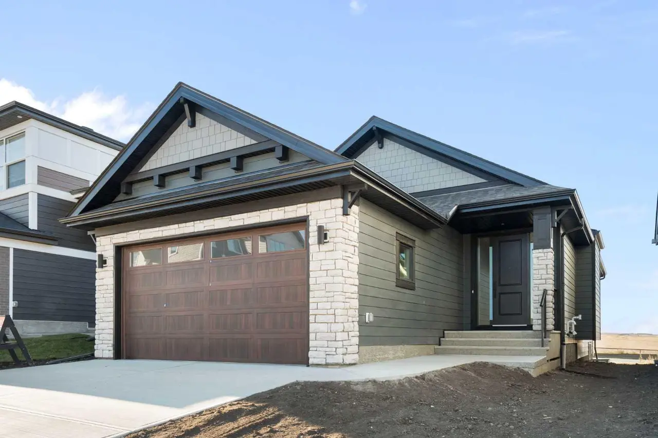 147 Marmot Grove NW