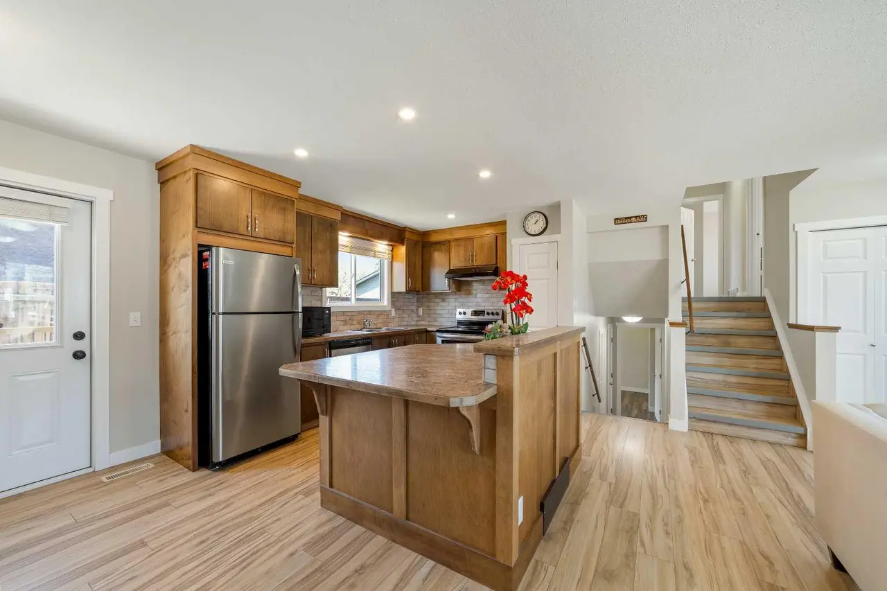 10 Trent Road W