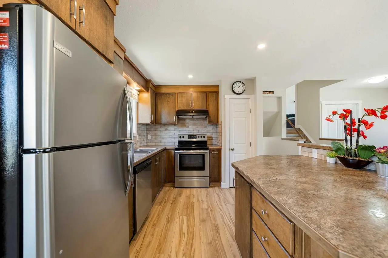 10 Trent Road W