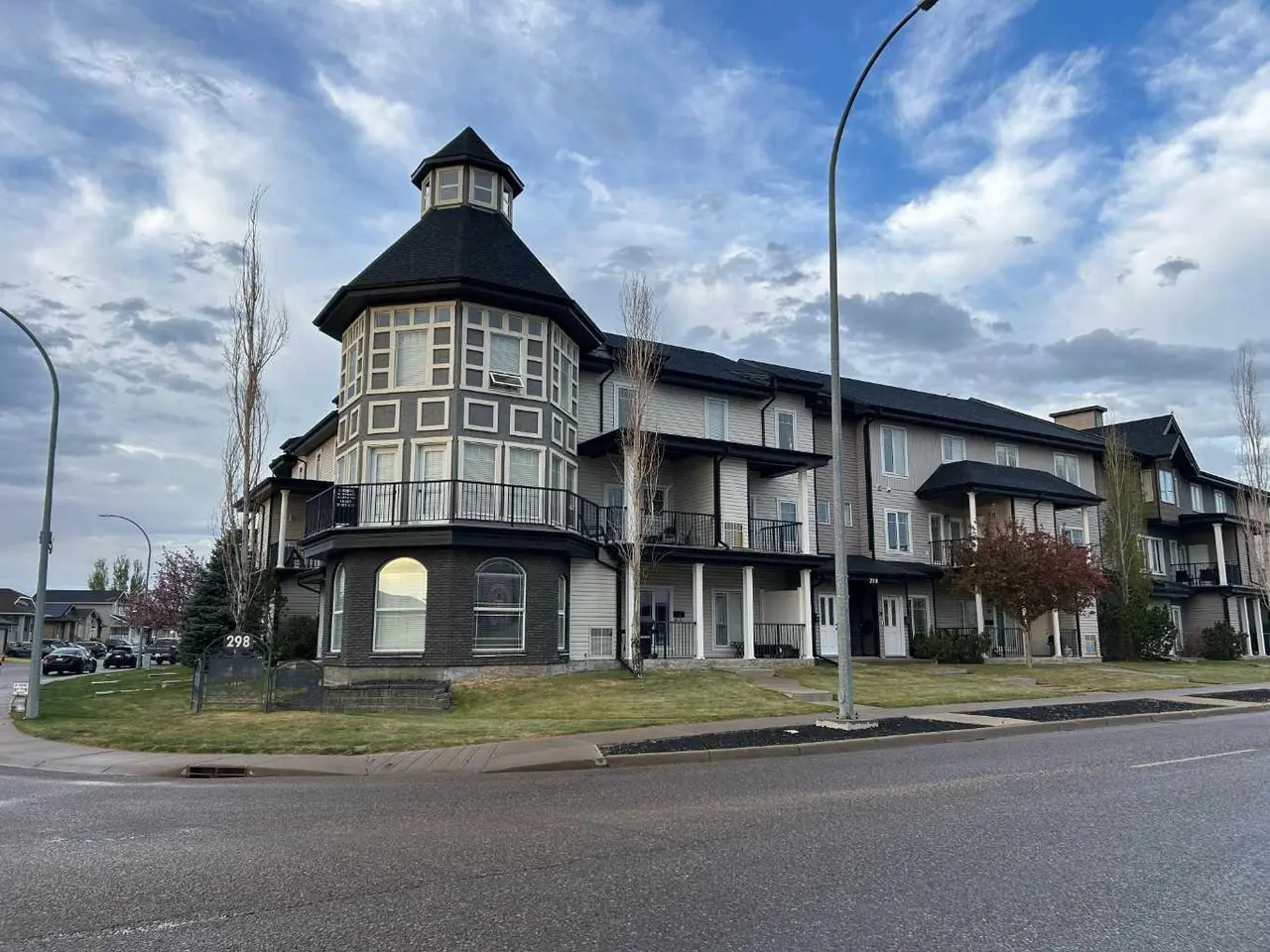 25, 298 Somerset Way SE
