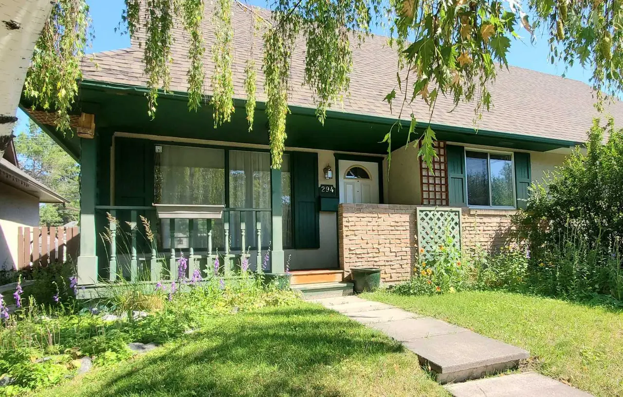 294 Southampton Drive SW