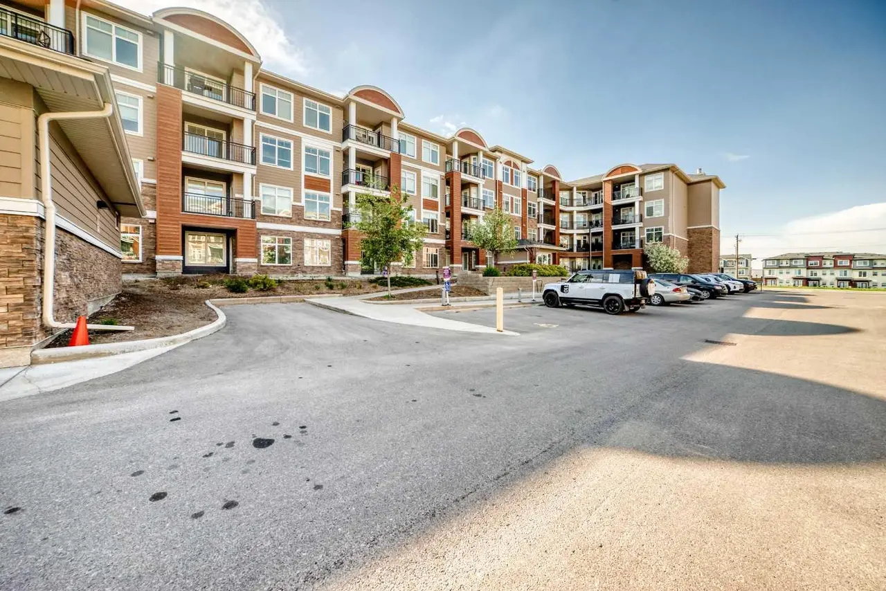 1212, 3727 Sage Hill Drive NW