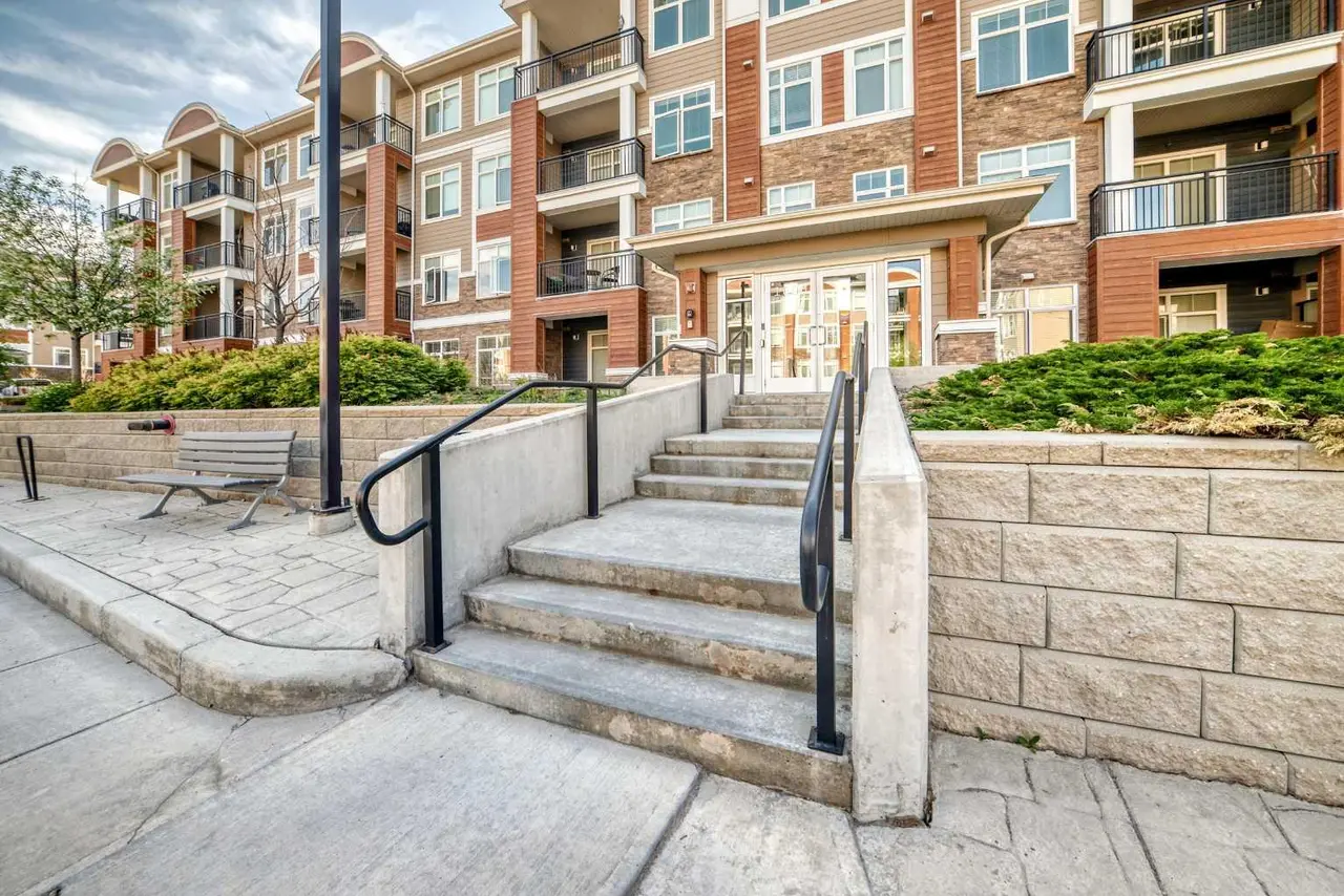 1212, 3727 Sage Hill Drive NW