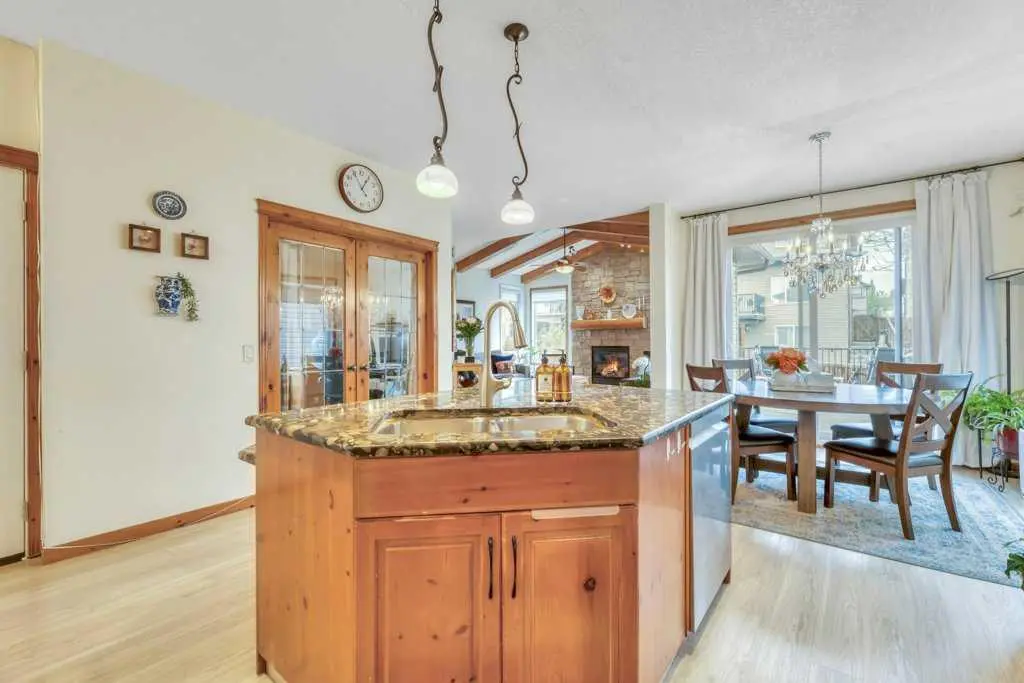 22 Kincora Heights NW