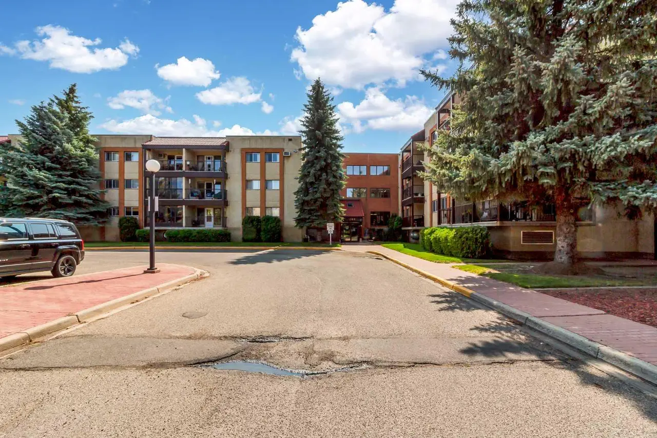 143, 1480 Southview Drive SE