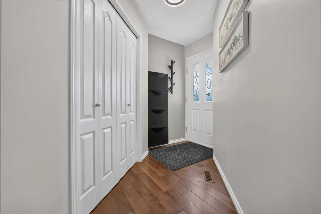 138 Tuscarora Way NW